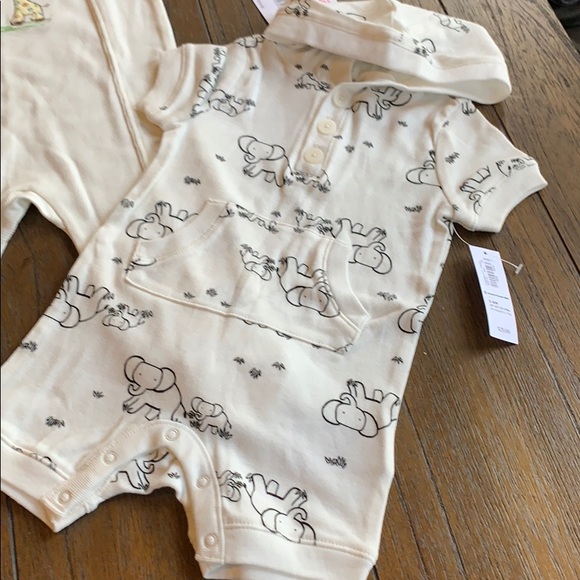 Bundle—NWT Old Navy Elephants & Little Me Giraffes